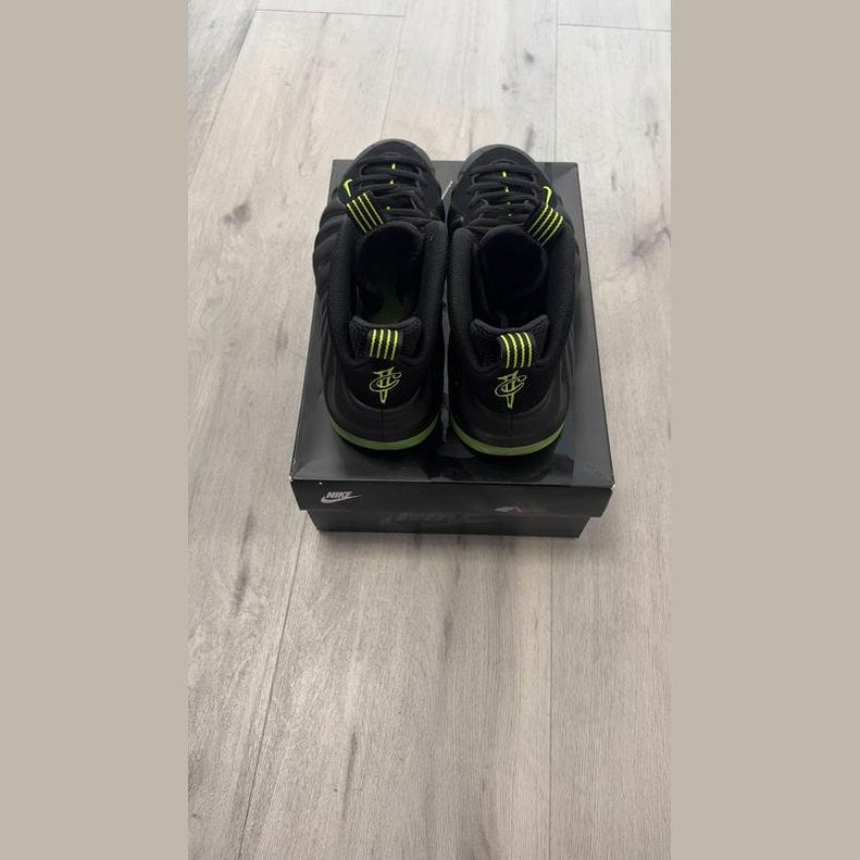 Nike Air Foamposite One Black Volt