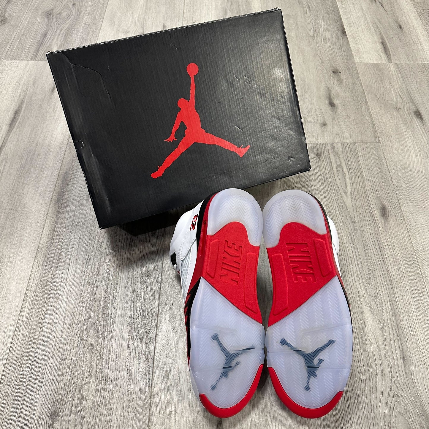 Jordan 5 Retro Fire Red Black Tongue 2025