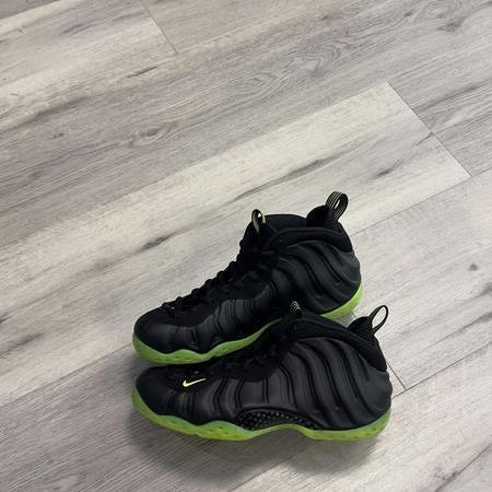 Nike Air Foamposite One Black Volt
