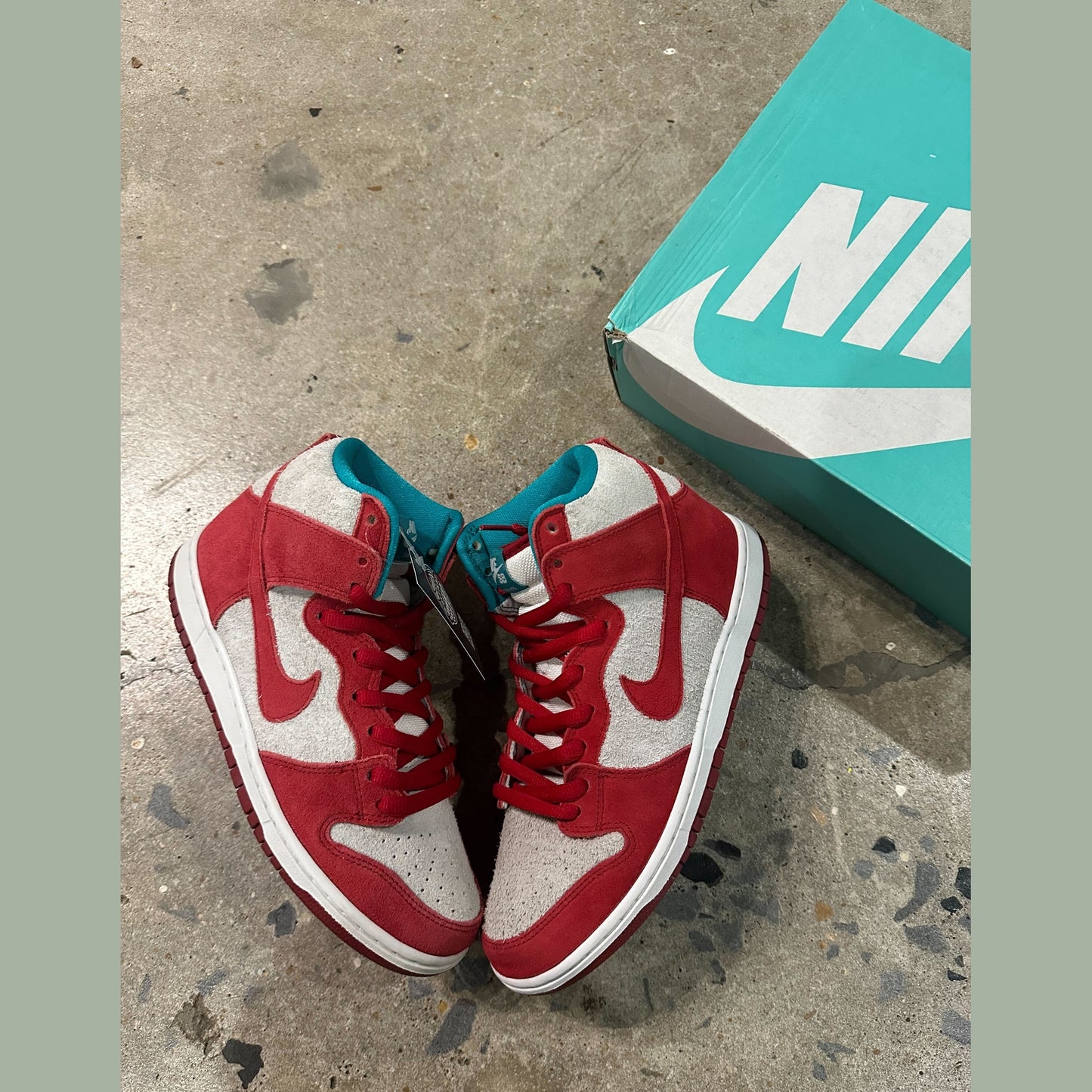 Nike SB Dunk High Dr. Seuss