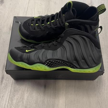 Nike Air Foamposite One Black Volt