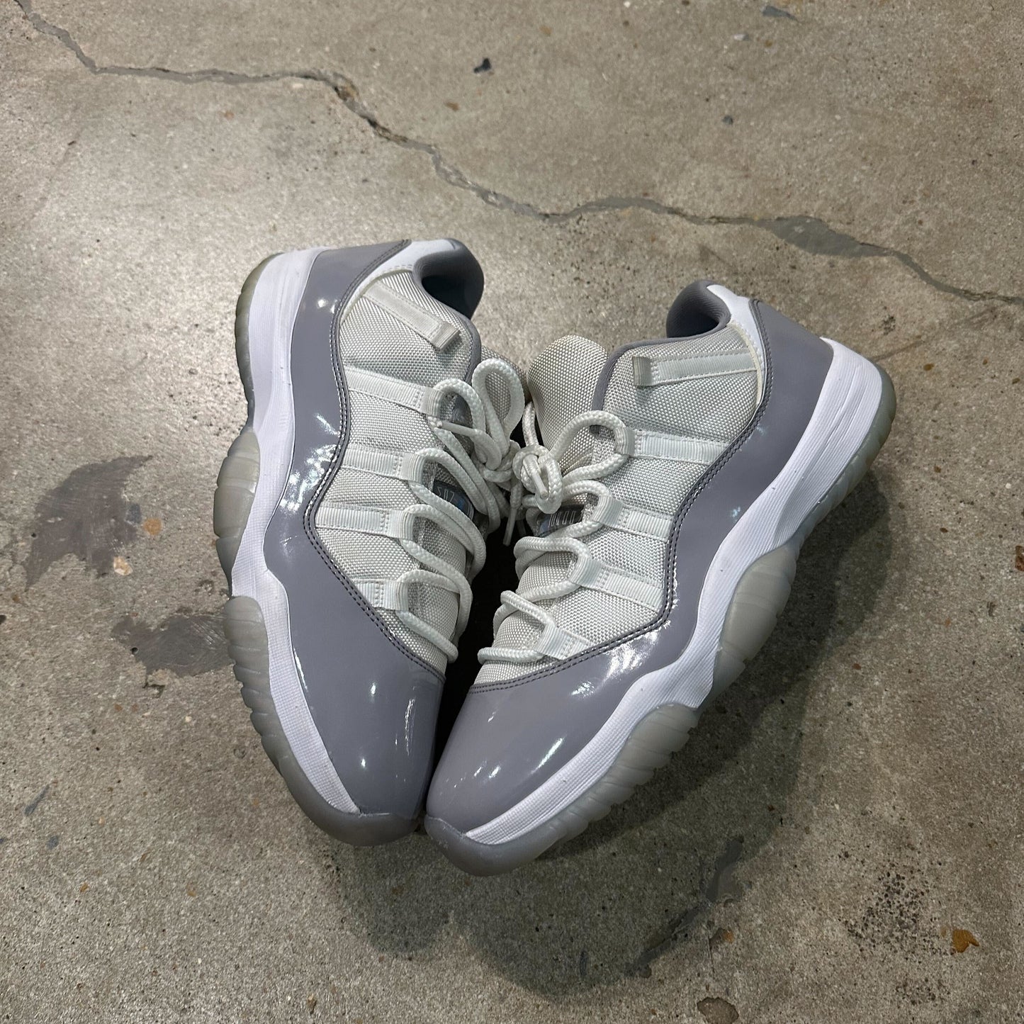 Jordan 11 Retro Low Cement Grey