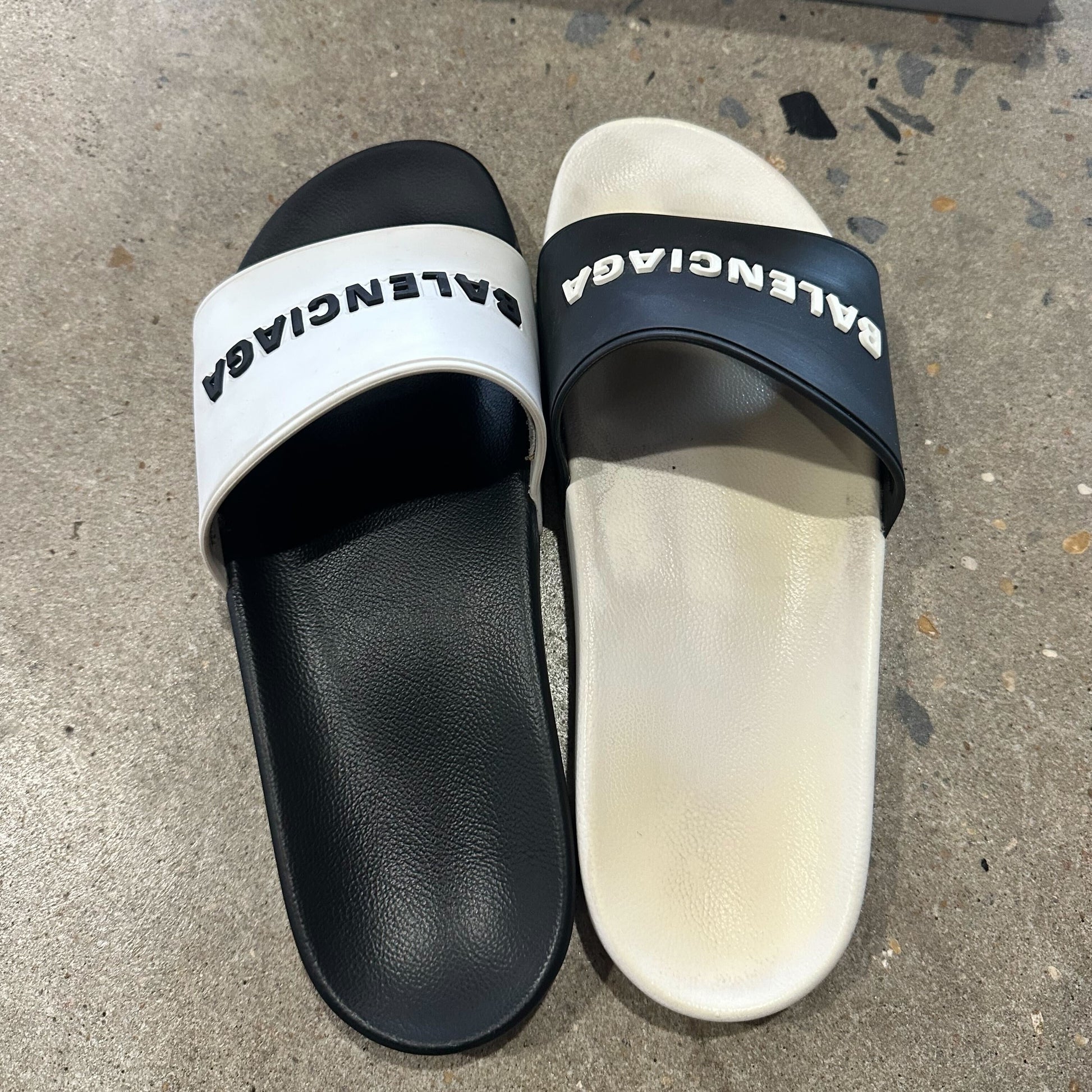 Balenciaga Pool Slide Black White