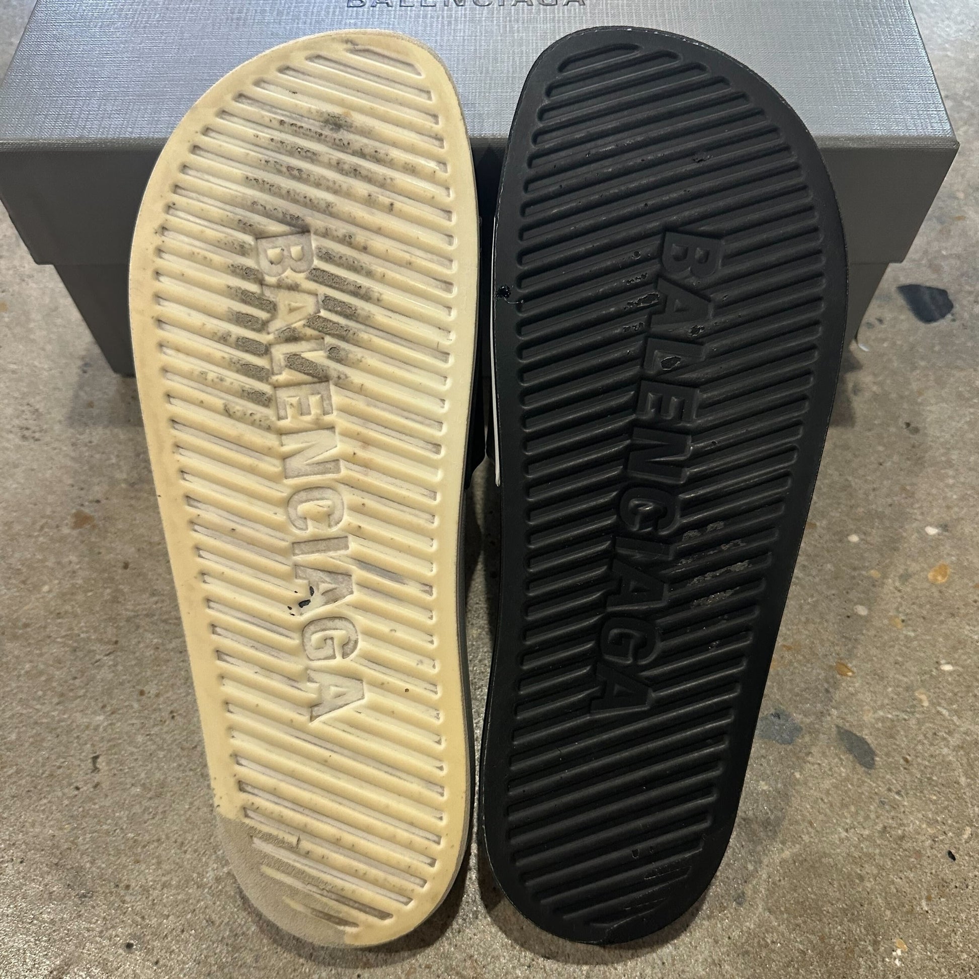 Balenciaga Pool Slide Black White